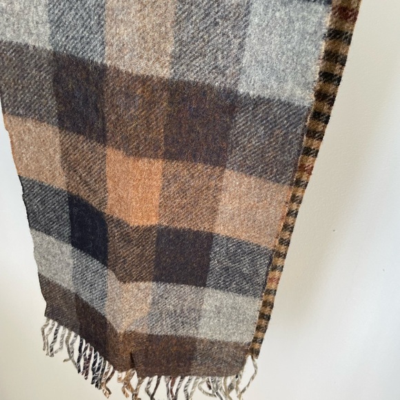 J.Crew Plaid 100% Morino Wool Scarf - Picture 4 of 7